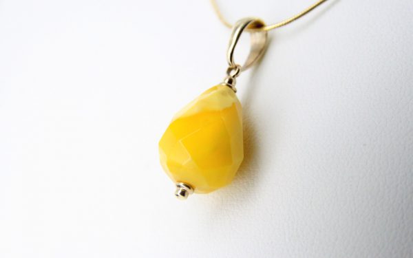 Italian Handcrafted German Butterscotch Amber Teardrop Pendant with 9ct solid Gold Loop GP0293 RRP£125!!!