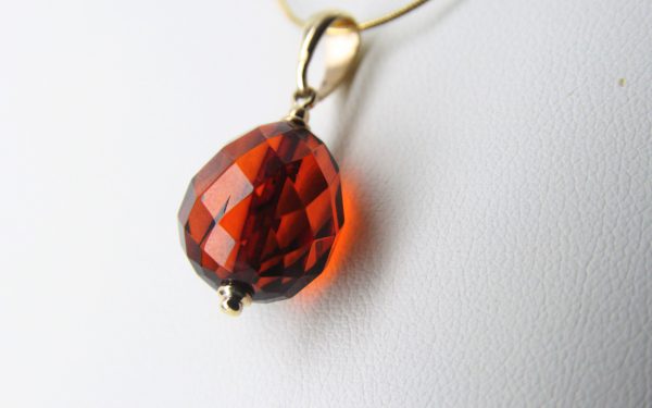 Italian Handmade German Amber Teardrop Pendant with 9ct solid Gold Loop GP0296 RRP£145!!!