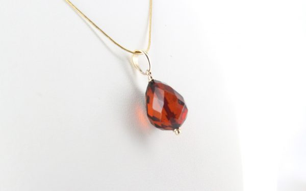 Italian Handcrafted Cherry German Amber Teardrop Pendant with 9ct solid Gold Loop GP0306 RRP£145!!!