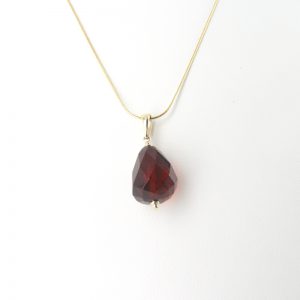 Italian Handcrafted German Cherry Amber Teardrop Pendant with 9ct solid Gold Loop GP0308 RRP£175!!!