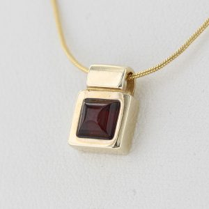 Italian Made Modern German Baltic Amber Pendant in 9ct solid Gold -GP0046 RRP£125!!!
