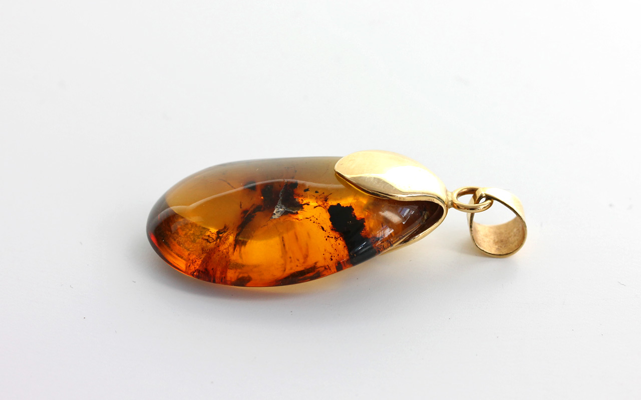 Leaf Shape Orange Amber Pendant Necklace in Sterling Silver, 18
