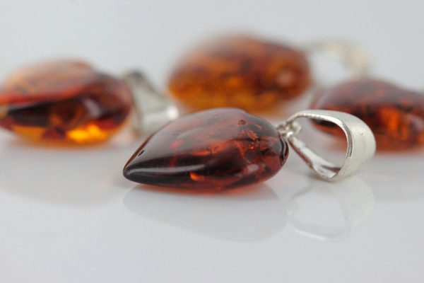 Gorgeous German Cognac Baltic Amber Heart Shaped Pendant PD075 Av 15mm x 15mm RRP£20!!!