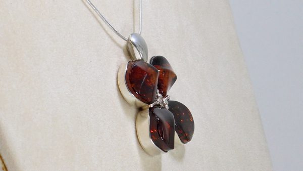 Handmade Elegant Baltic Amber Flower Pendant in 925 Silver Free Silver Chain PE0026 RRP£225!!!