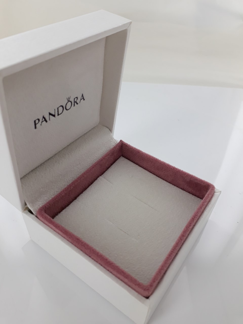 Pandora jewelry online gift box